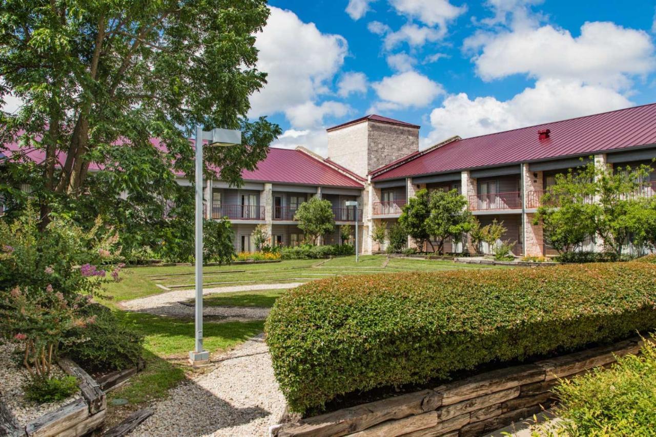 Y O Ranch Hotel And Conference Center Kerrville Extérieur photo