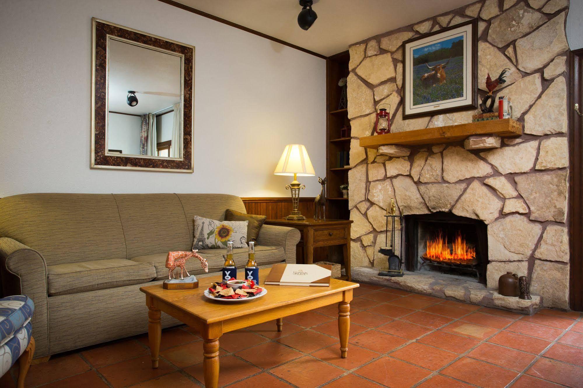 Y O Ranch Hotel And Conference Center Kerrville Extérieur photo